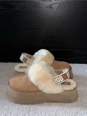 UGG Women's Chestnut Suede Shearling Platform Mule